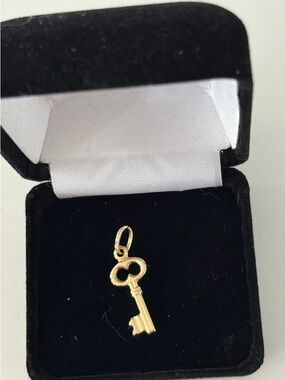 14k Gold Key Pendant Charm - Women's Jewelry